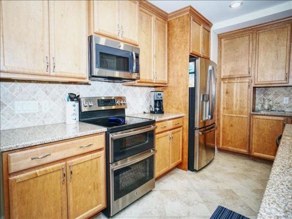 Gorgeous 3 Bedroom Vacation Condo in Bradenton Sleeps 7