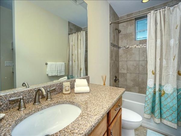 Gorgeous 3 Bedroom Vacation Condo in Bradenton Sleeps 7