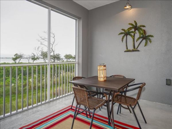 Gorgeous 3 Bedroom Vacation Condo in Bradenton Sleeps 7