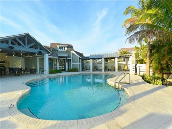 Gorgeous 3 Bedroom Vacation Condo in Bradenton Sleeps 7