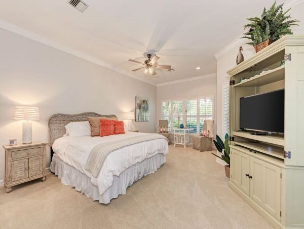 Lovely Canal Front Home with 3 Bedrooms in Siesta Key