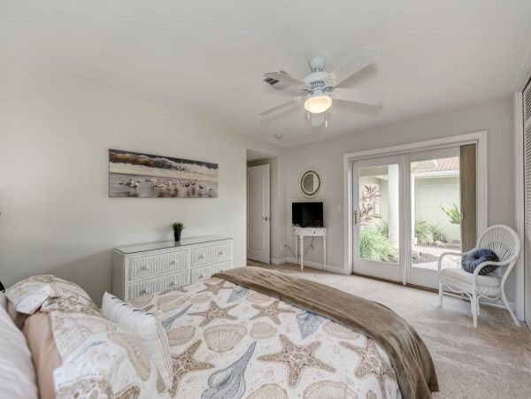 Lovely Canal Front Home with 3 Bedrooms in Siesta Key