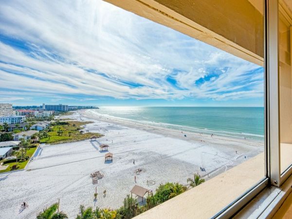 Exclusive Top Floor Vacation Rental Siesta Key
