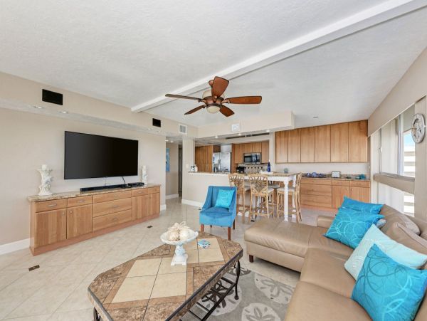 Exclusive Top Floor Vacation Rental Siesta Key