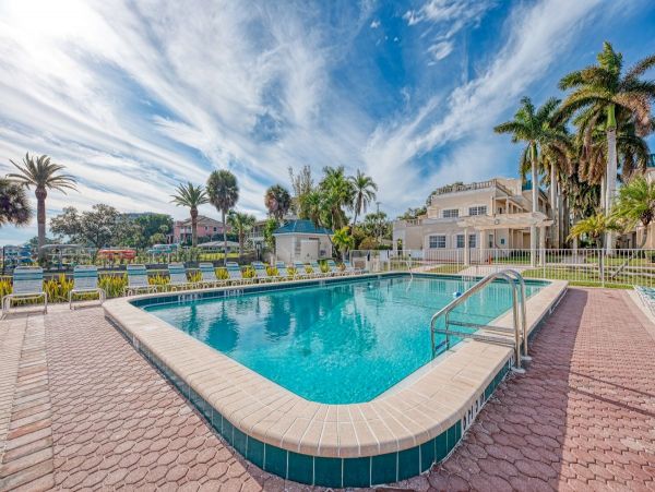 Exclusive Top Floor Vacation Rental Siesta Key