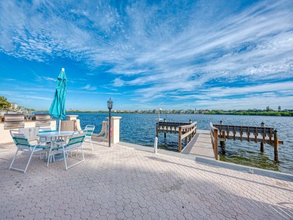 Exclusive Top Floor Vacation Rental Siesta Key
