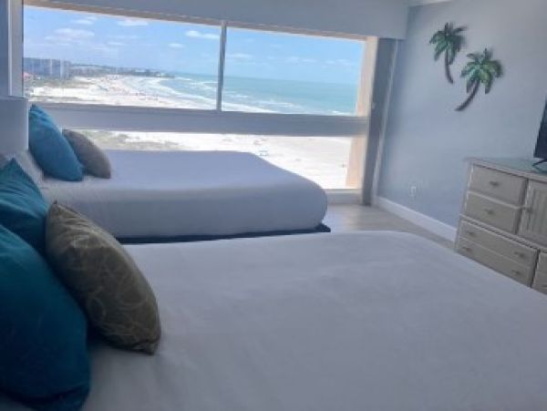 Exclusive Top Floor Vacation Rental Siesta Key