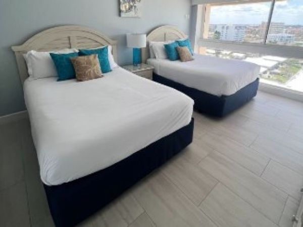 Exclusive Top Floor Vacation Rental Siesta Key