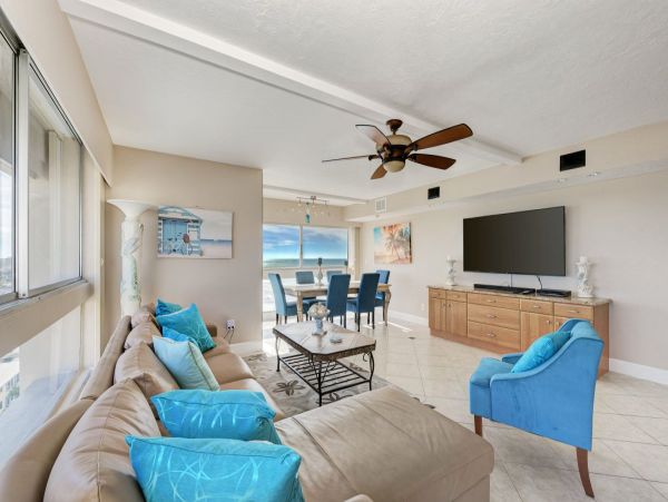 Exclusive Top Floor Vacation Rental Siesta Key