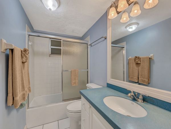 Beachfront Siesta Key Condo Sleeps 4