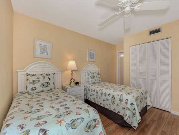 Beachfront Siesta Key Condo Sleeps 4