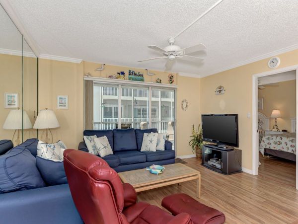 Beachfront Siesta Key Condo Sleeps 4