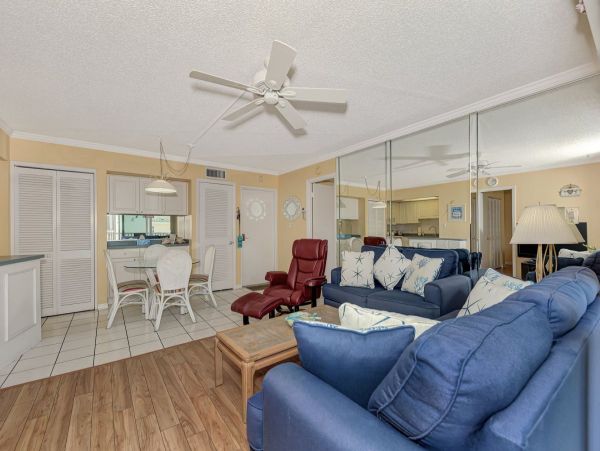 Beachfront Siesta Key Condo Sleeps 4