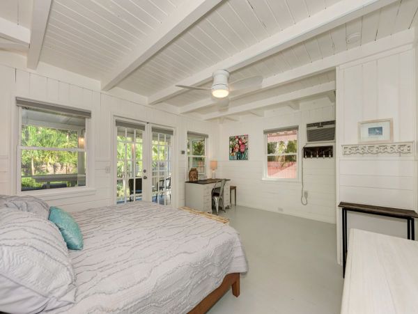 Cozy Cottage at Siesta Village