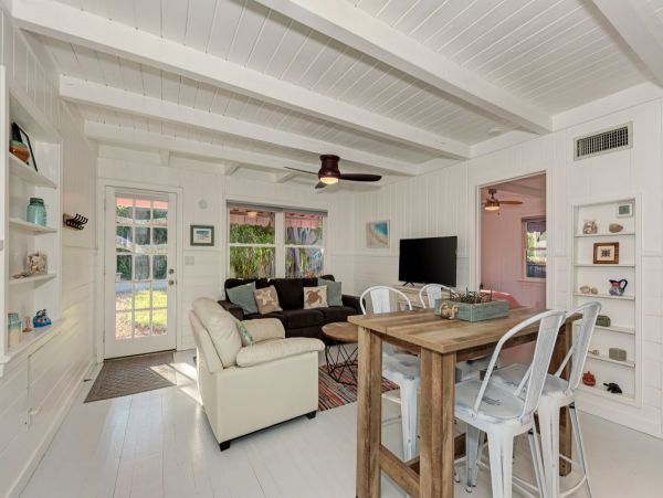Cozy Cottage at Siesta Village
