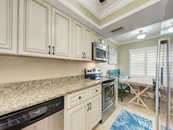 Lovely Vacation Condo in Siesta Key with Gulf Views