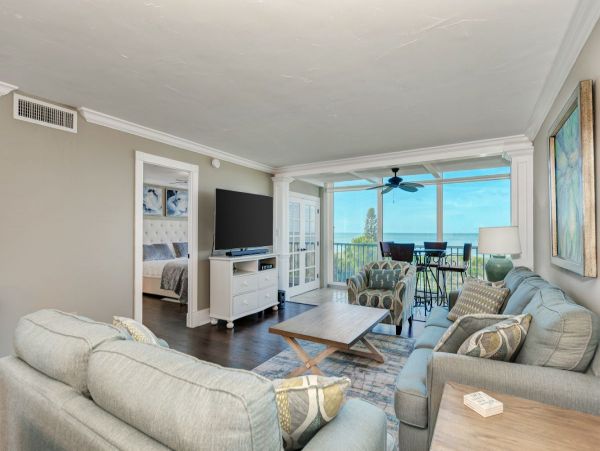 Lovely Vacation Condo in Siesta Key with Gulf Views