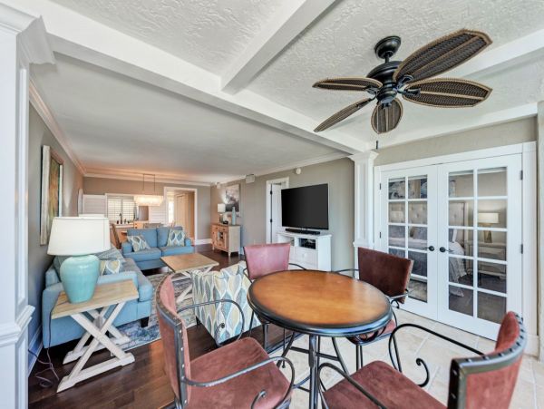 Lovely Vacation Condo in Siesta Key with Gulf Views