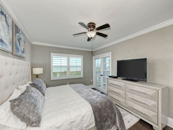 Lovely Vacation Condo in Siesta Key with Gulf Views