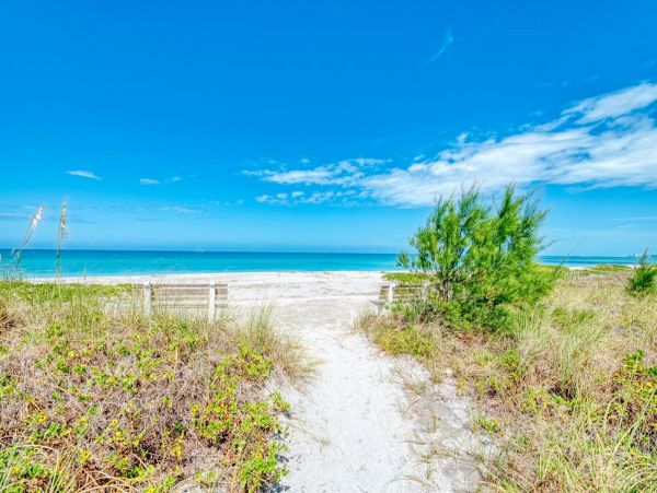 Lovely Vacation Condo in Siesta Key with Gulf Views