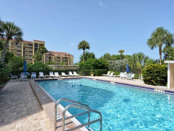 Lovely Vacation Condo in Siesta Key with Gulf Views