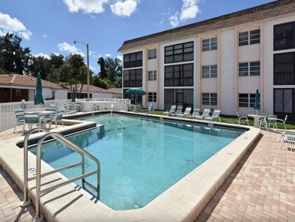 Walk to Siesta Key Beach & Village