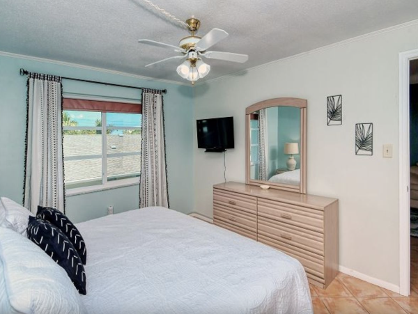Walk to Siesta Key Beach & Village