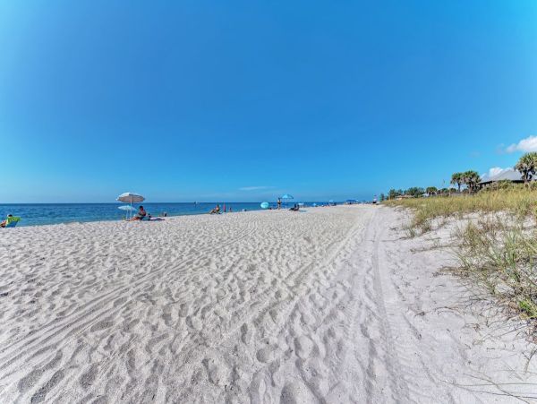 Siesta Key Two Bedroom Perfect Beachfront Retreat