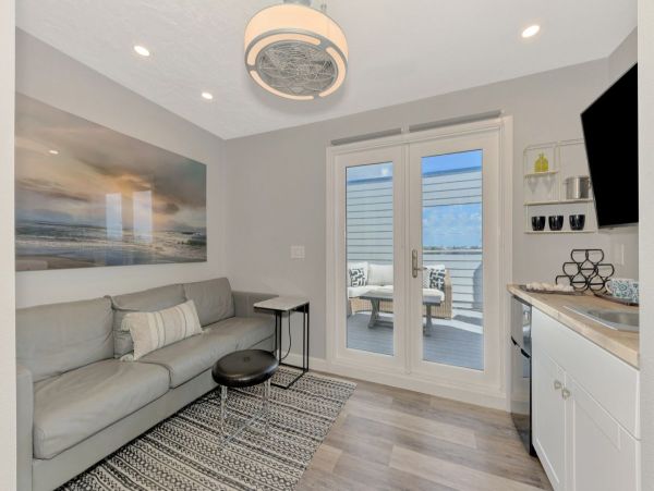 Siesta Key Two Bedroom Perfect Beachfront Retreat