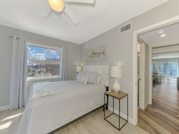 Siesta Key Two Bedroom Perfect Beachfront Retreat