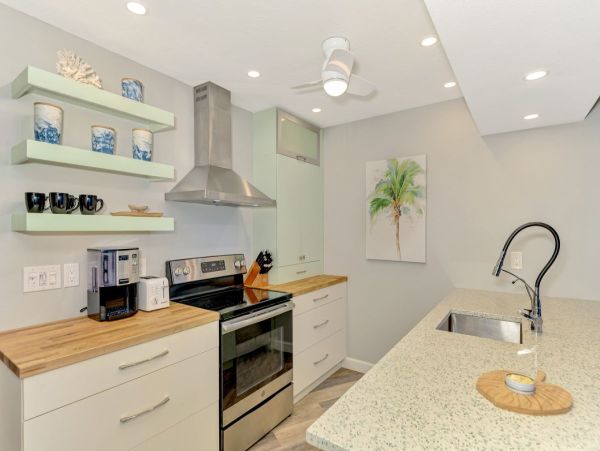 Siesta Key Two Bedroom Perfect Beachfront Retreat