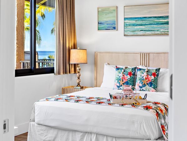 Maui Oceanfront Vacation Rental Luxury 3-Bedroom Condo near Kaanapali Beach