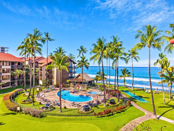 Maui Oceanfront Vacation Rental Luxury 3-Bedroom Condo near Kaanapali Beach
