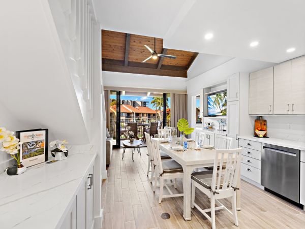 Maui Oceanfront Vacation Rental Luxury 3-Bedroom Condo near Kaanapali Beach