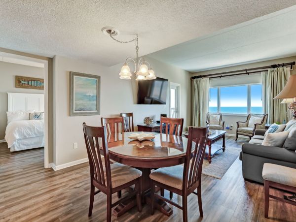 Oceanfront Vacation Rental in Fernandina Beach Sleeps 10