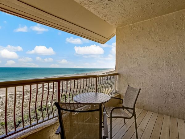 Oceanfront Vacation Rental in Fernandina Beach Sleeps 10