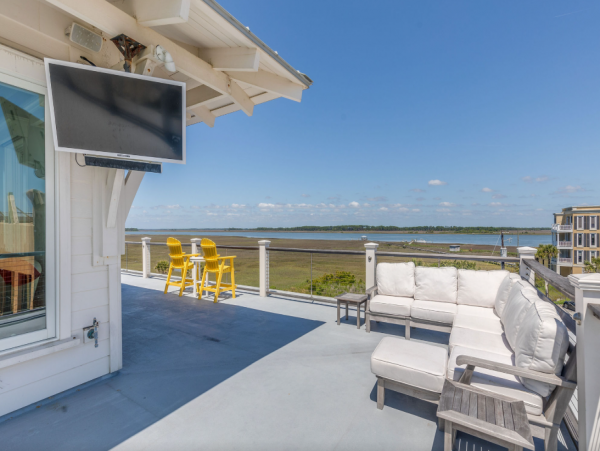 Beachfront Bliss Exquisite Vacation Rental in Folly Beach