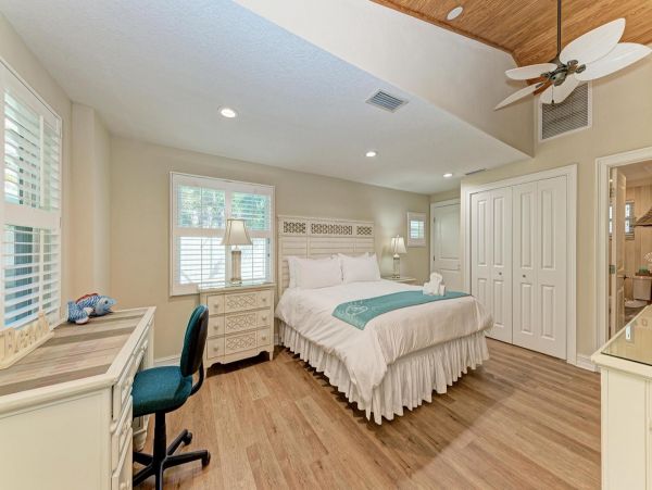 Holmes Beach Vacation Rental Anna Maria Island Cottage with Pool