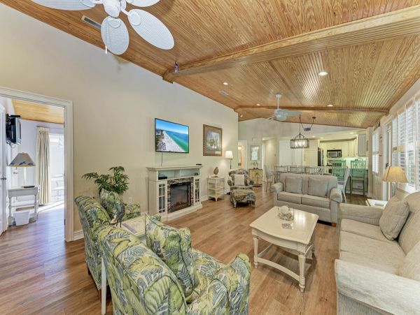 Holmes Beach Vacation Rental Anna Maria Island Cottage with Pool