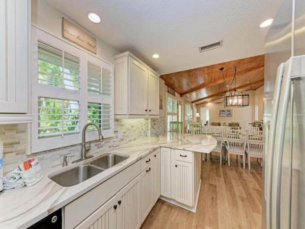 Holmes Beach Vacation Rental Anna Maria Island Cottage with Pool