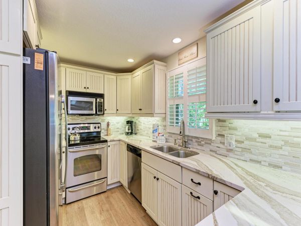 Holmes Beach Vacation Rental Anna Maria Island Cottage with Pool