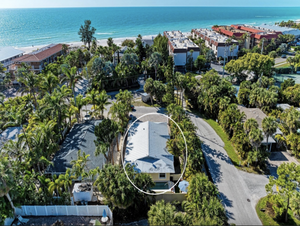 Holmes Beach Vacation Rental Anna Maria Island Cottage with Pool