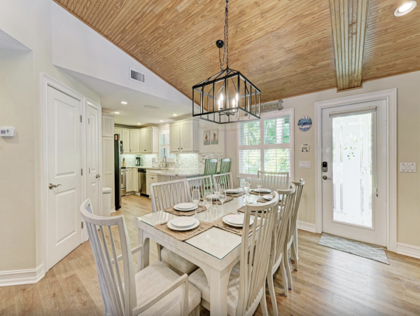 Holmes Beach Vacation Rental Anna Maria Island Cottage with Pool