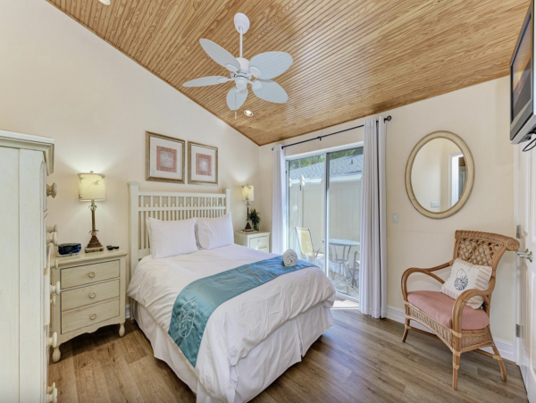 Holmes Beach Vacation Rental Anna Maria Island Cottage with Pool