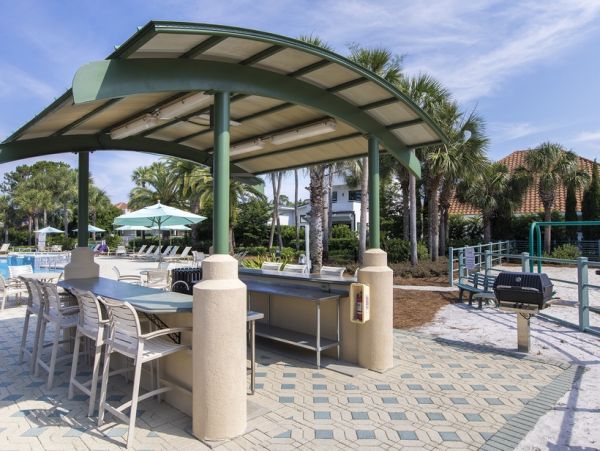 Destin Vacation Home Four Bedroom Walk to Beach