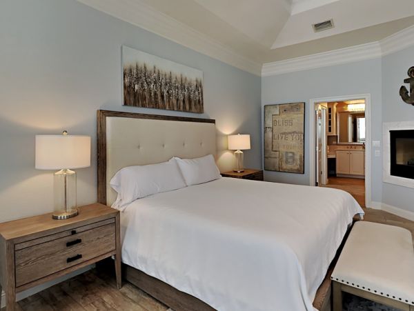 Destin Vacation Home Four Bedroom Walk to Beach
