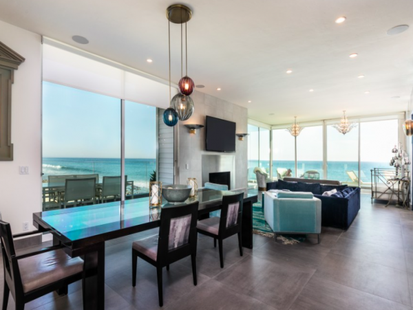 Malibu Ocean front House 4 bedrooms/ 4 bathrooms