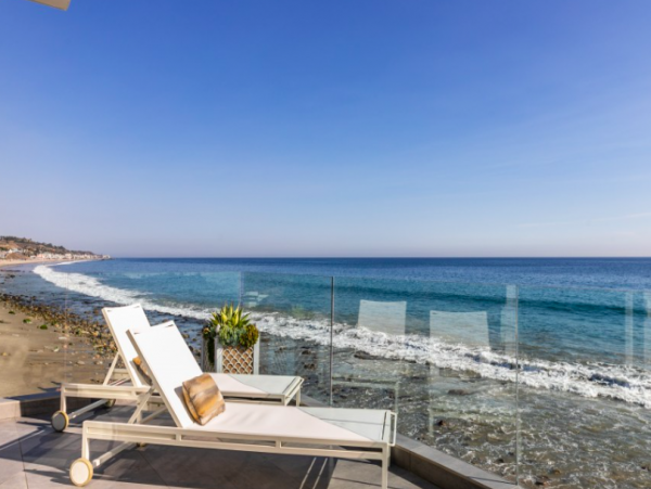 Malibu Ocean front House 4 bedrooms/ 4 bathrooms