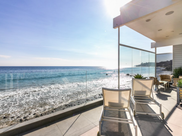 Malibu Ocean front House 4 bedrooms/ 4 bathrooms