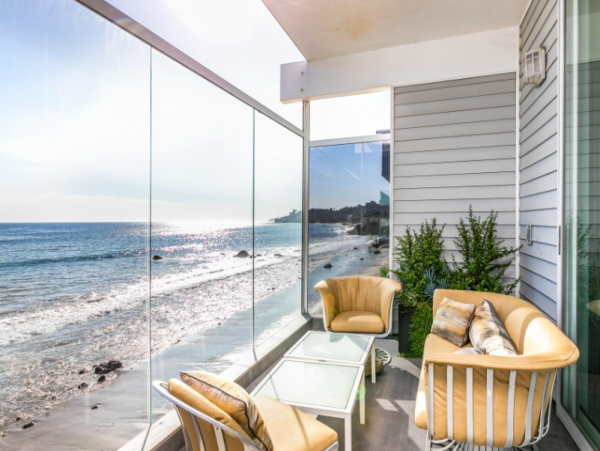 Malibu Ocean front House 4 bedrooms/ 4 bathrooms